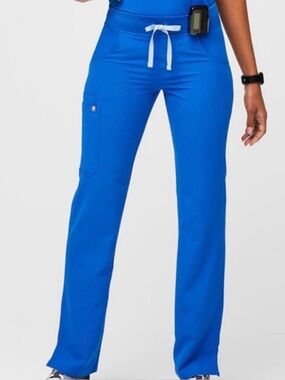FIGS Women's Kade Cargo Scrub Pants Technical Collection Medium Blue T21004